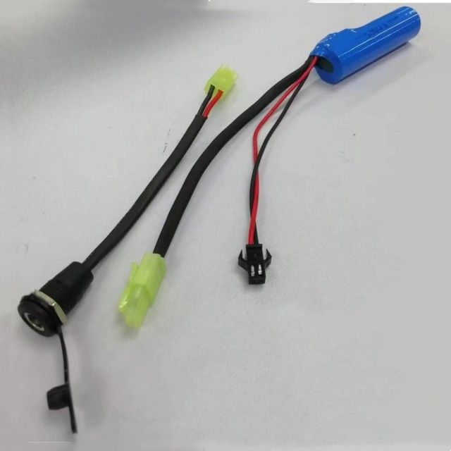 Pin Máy Bơm Nước SM-2P 18650 1s 3.7v 2000mAh Có Cắm Sạc DC5521