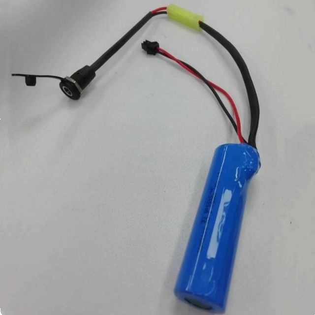Pin Máy Bơm Nước SM-2P 18650 1s 3.7v 2000mAh Có Cắm Sạc DC5521