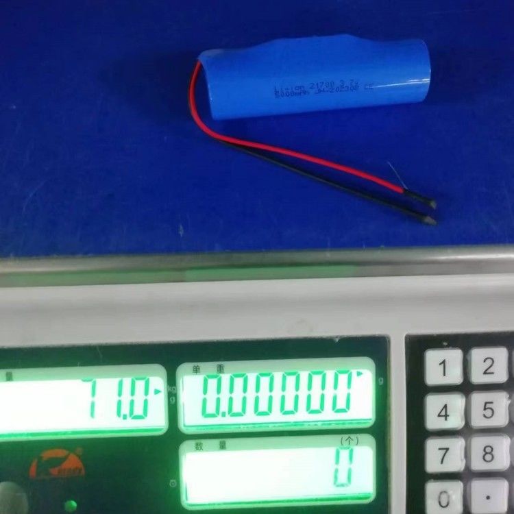 3.7V 5000mAh 21700 gói với PCB và dẫn 20 AWG cho thiết bị điện tử