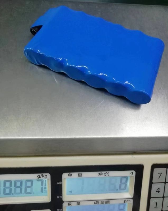 Bộ pin 11.1v 10ah tùy chỉnh 6pcs 21700 pin lithium ion trong một dòng với DC 5521 nữ