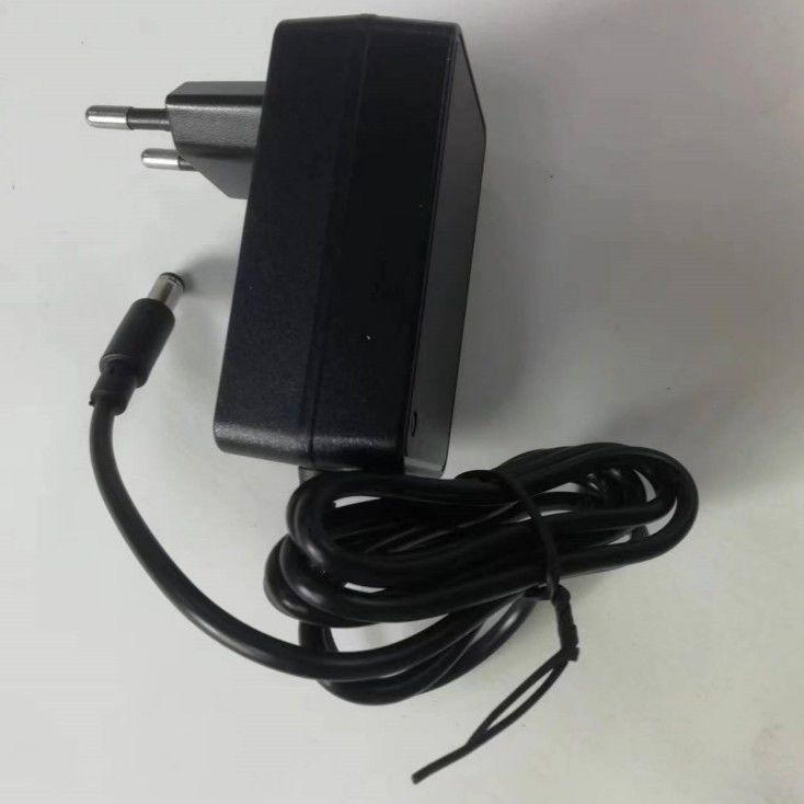 CE 12.6 V 2A Bộ sạc EU Plug DC5521 Bộ kết nối thùng cho sử dụng gói pin 12V