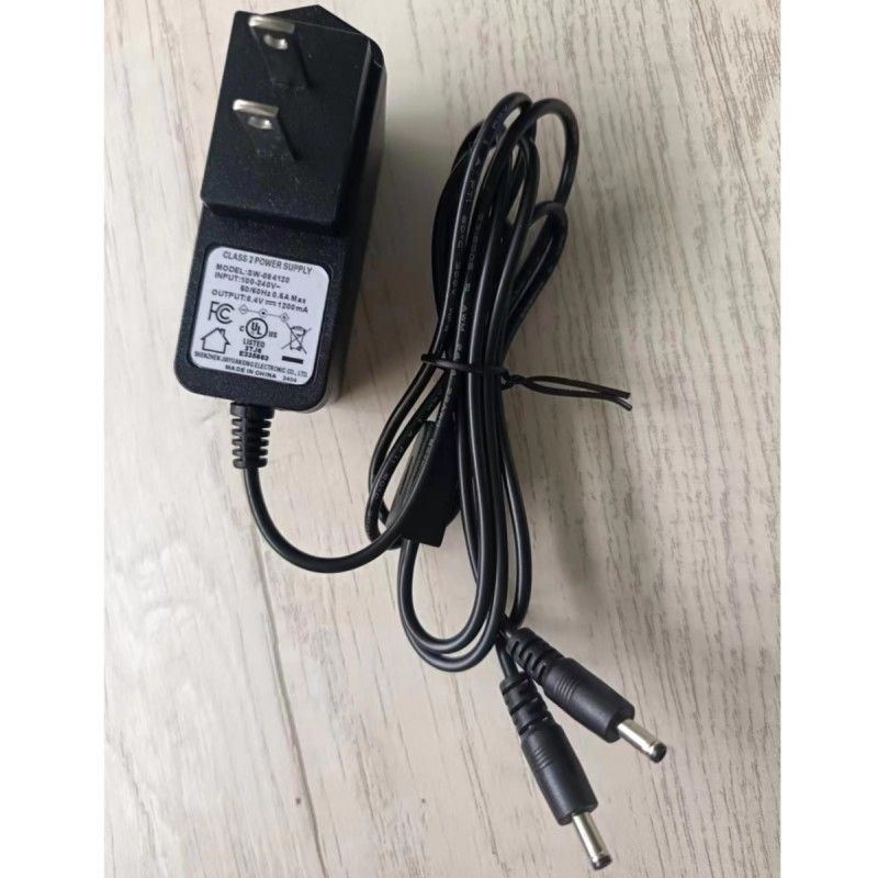 Bộ sạc tiêu chuẩn của Hoa Kỳ 8.4V 1.2A với hai đầu DC cho pin găng tay sưởi ấm